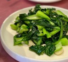Garlic Stir-Fried Baby Bok Choy