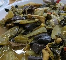 Stir-Fried Chicken Offal with Pickled Cabbage