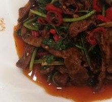 Stir-Fried Beef with Yellow Onion