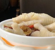 Angelica-Infused Chicken Feet