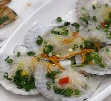 Steamed Scallops with Rice Noodles