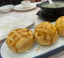 Crispy Fruit Pineapple Bun