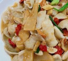 Stir-fried Pig Intestines with Sour Bamboo Shoots