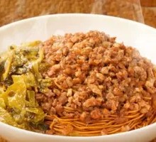 Sour Cabbage and Minced Pork Noodles