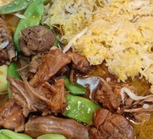 Stewed Goose in Iron Pot