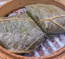 Stuffed glutinous rice chicken