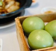 Soft and Creamy Custard Bun