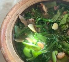 Braised Pork Bone and Mustard Greens Stew