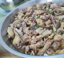 Five-fingered Mulberry Steamed Chicken