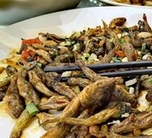 Pounded Garlic and Purple Basil Steamed River Fish Dried