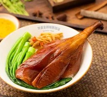 Golden Roast Goose Leg Rice