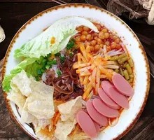 Ham Rice Noodles with Snail Soup