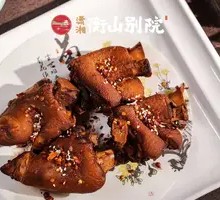 Crispy Roasted Golden Pig's Trotter