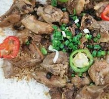 Braised Pigeon Rice in Clay Pot