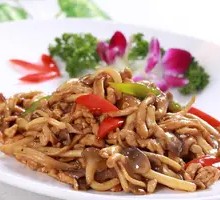 Stir-fried Beef with Enoki Mushrooms