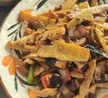Stir-Fried Fresh Bamboo Shoots with Pork Belly