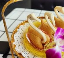 Cat Mountain Durian Swan Pastry