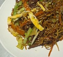 Dry-Fried Beef with Soy Sauce Noodles