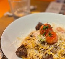 Grilled Beef and Tomato Meat Sauce Pasta