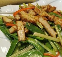 Stir-fried Water Chestnut, Chinese Cabbage and Squid Floss