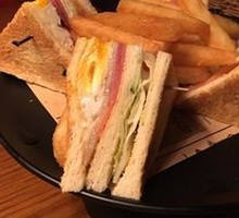 Supreme Club Sandwich with Battered Fries