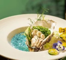 Low-Temperature Poached Oyster with Green Lemon Sauce