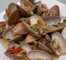 Golden Herb Stir-fried Mussels