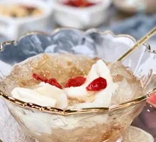 Sweet Coconut Milk炖 Snow燕桃胶 Snow莲子 with Fish Maw