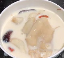 California White Collagen Jelly Stewed with Milk