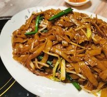 Dry-Fried Beef Rice Noodles