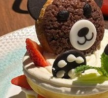 Bear Puff Pastry with Berry Soufflé Pancake