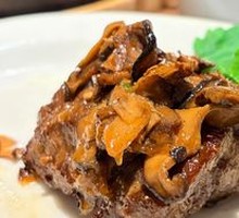 Thick Beef Steak with King Oyster Mushroom
