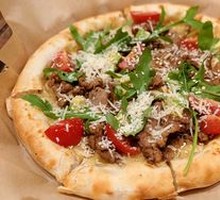 9-inch Arugula Avocado Beef Pizza
