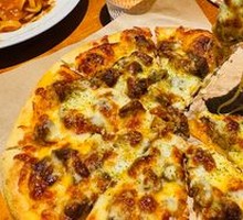 Black Truffle Wild Mushroom Beef Cheese Pizza
