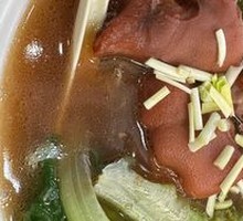 Pork Knuckle Noodles