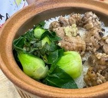 Steamed Spare Ribs with Black Bean Sauce in Clay Pot Rice