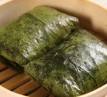Lotus-Leaf Wrapped Sticky Rice Chicken