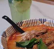 Laksa Chicken Rice Noodles