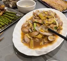 Stir-fried Clams with Ginger and Scallion