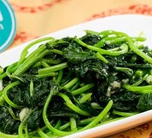 Garlic Stir-Fried Sweet Potato Leaves