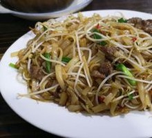 Beef Stir-Fried Rice Noodles