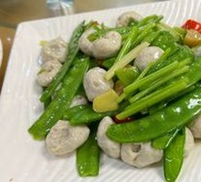 Snow Peas with Fish Balls