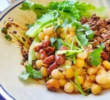 Spicy Broad Noodles with Pea Paste