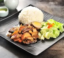 Dried Mushroom and Minced Pork Noodles
