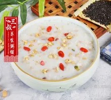 Oatmeal Goji Milk Porridge
