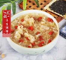 Tremella and Goji Berry Porridge