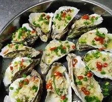 Steamed Oysters with Garlic