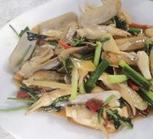 Stir-fried Abalone with Ginger and Scallion
