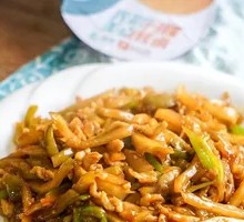 Pickled Vegetable and Pork Stir-Fry