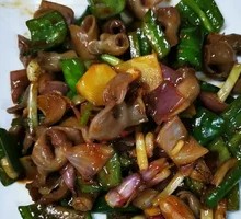 Stir-Fried Intestines with Ginger and Scallions